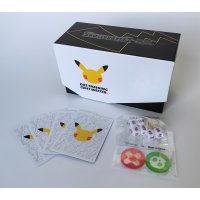Pokemon Celebrations Trainer Box + Würfel + Schadensmarken + Kartentrenner
