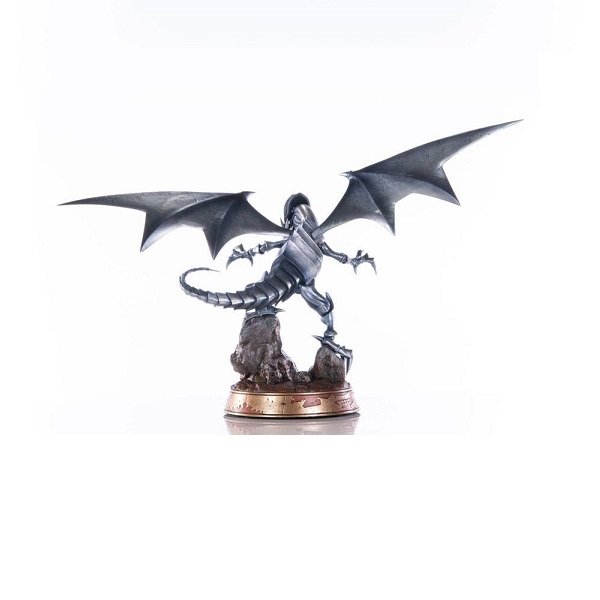 Yu-Gi-Oh! Figur/Statue - Blau&auml;ugiger w. Drache ca. 35 cm - Silver Edition