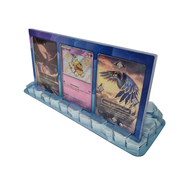 Pokemon Kartenhalter f&uuml;r 3 Karten inklusive Standfu&szlig; (aus der Terapagos Box)