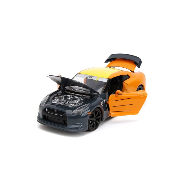 Naruto Shippuden Naruto &amp; 2009 Nissan GT-R (R35)